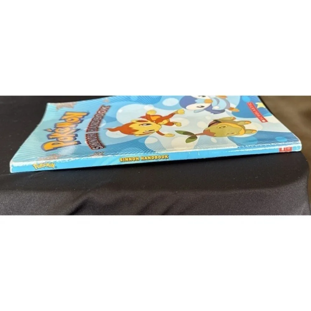 Pokémon Sinnoh Handbook 2007 With Poster‎